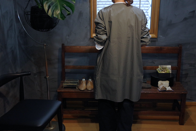 リバリーコート グレー